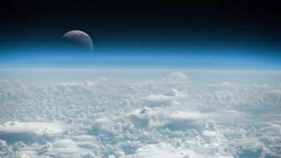 This moonset recorded on the ISS
