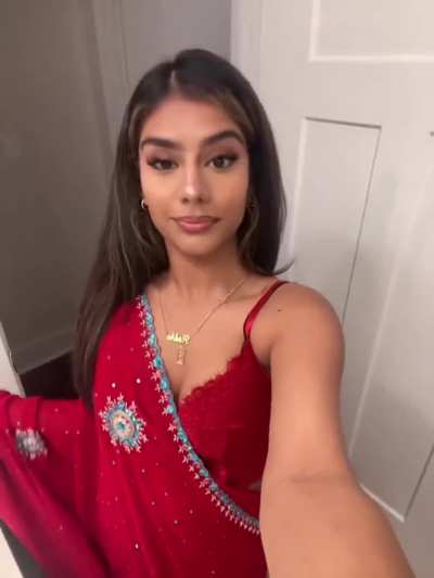red&rsquo;s her colour