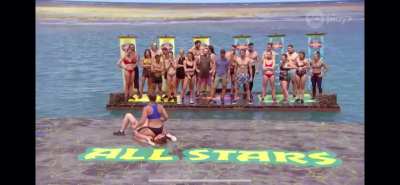 &ldquo;SHE TWERKED ON HER FACE&rdquo; 0:40 Throwback to Survivor Australia&rsquo;s Abbey Holmes pinning Phoebe down with large butt in her face and twerking for added humiliation, she was a rugby player and the other one a lawyer