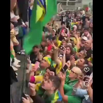 Bolsonaro: "Revogamos mais de 5.000 normas regulamentadoras. N&atilde;o abri concurso pra Ibama nem ICMBio. Quanto menos dessa gente por a&iacute;, melhor pra todo mundo."