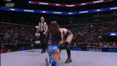 On AEW Dynamite: Saraya vs Skye Blue