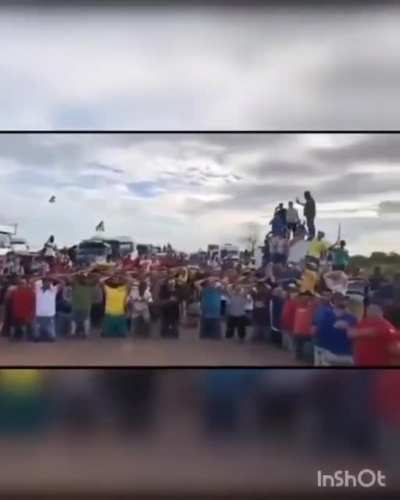 O exercito apoiando o povo?