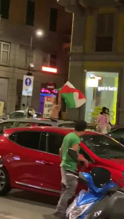 Italy fan flashing boobs