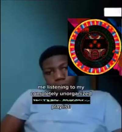 💀dude gets strange phonecalls using headphones💀