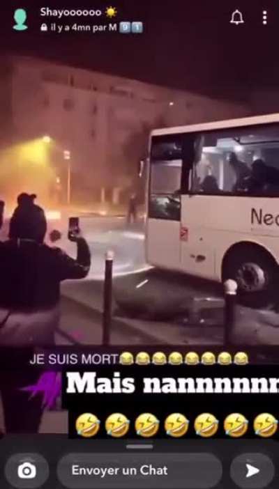 French be like "je suis mort 💀"