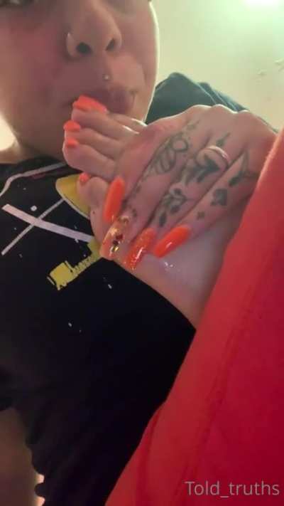 Untold truth Sexy ass suck on her toes