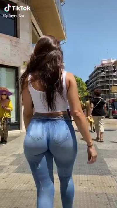 Soynieva&rsquo;s phat ass
