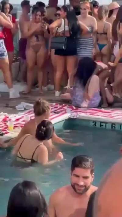 Poolside Buffet 🤮