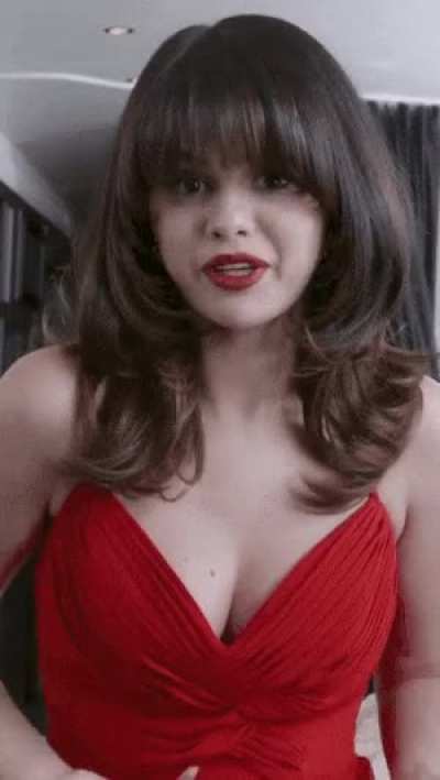 Selena talks about “Boyf<wbr>riend<wbr>” Video Behind the Scenes (April 21, 2020)