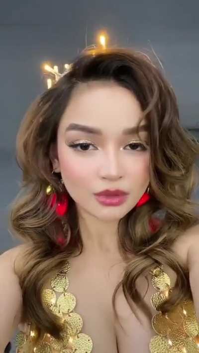 Xyriel Manabat