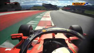 R&auml;ikk&ouml;nen looses a tire in turn 9/10