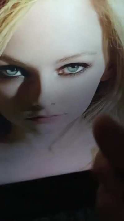 Another tribute to her beautiful face.