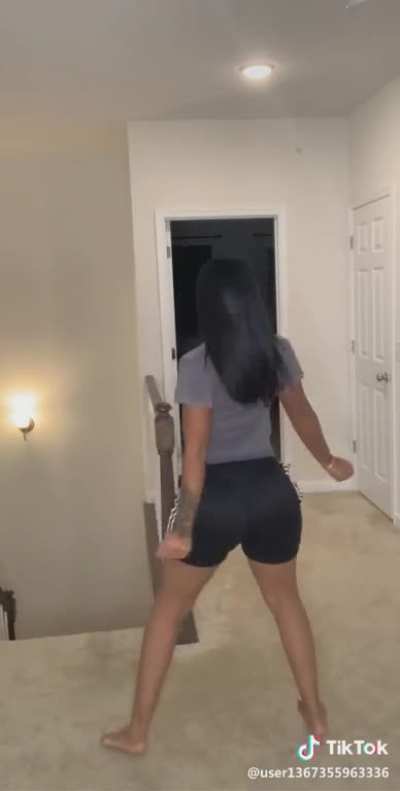 Them Cheeks move like water 😭🔥🔥🔥 bih start a onlyfans 😂😂