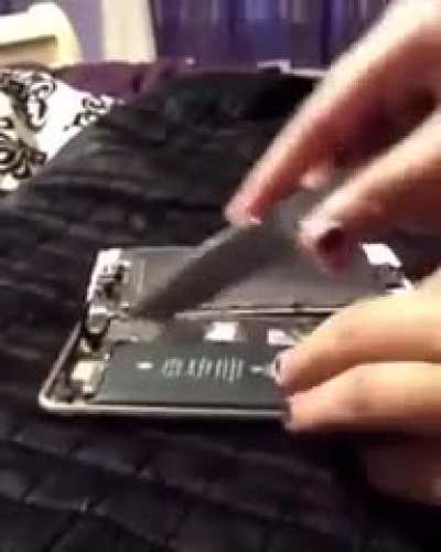 It doesn&rsquo;t look like the battery exploded