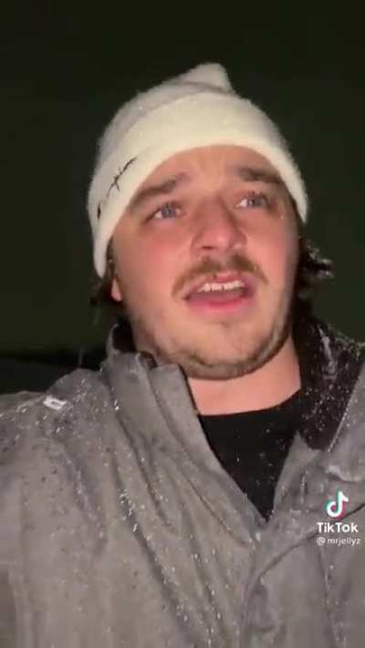 This is what happens when you don&rsquo;t get out of the way of someone sledding