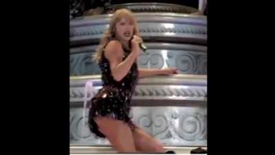 TAYLOR SWIFT