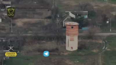 Surveillance complex "Murom" get hit by drone operator from the 501st Separate Marine Infantry Battalion. Village of Vasylivka, Kherson region. (04/May/2024)