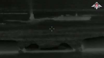 Russians attempt to defend against a Ukrainian naval drone attack on the port of Novorossiysk [03.07.2024]