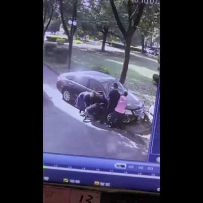 Letting your kid run in the street during rush hour, WCGW?