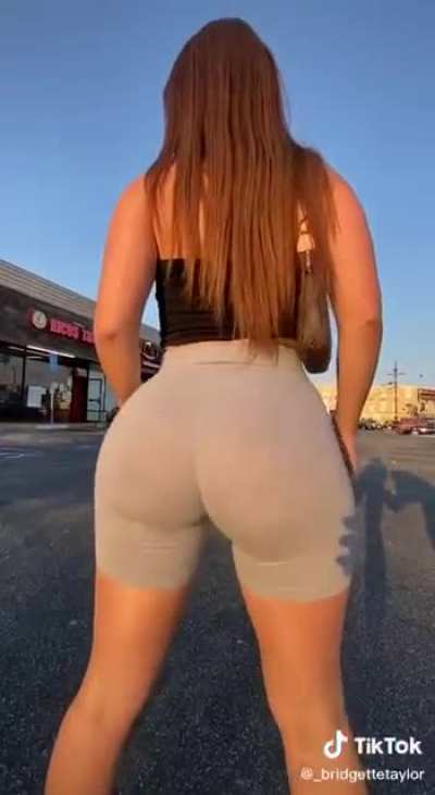 love to watch her walk away
