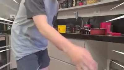N resisti ao v&iacute;deo, tive Q bater a gloriosa