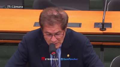 Voc&ecirc; vai pagar para os Deputados irem para o Catar. Comiss&atilde;o da C&acirc;mara cria &ldquo;grupo de trabalho&rdquo; para acompanhar, no Catar, a prepara&ccedil;&atilde;o da Sele&ccedil;&atilde;o Brasileira para a Copa do Mundo. Requerimento de autoria do deputado Jos&eacute; Rocha foi aprovado na noite da qua