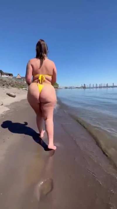 Jade (@kennedy_curves_)