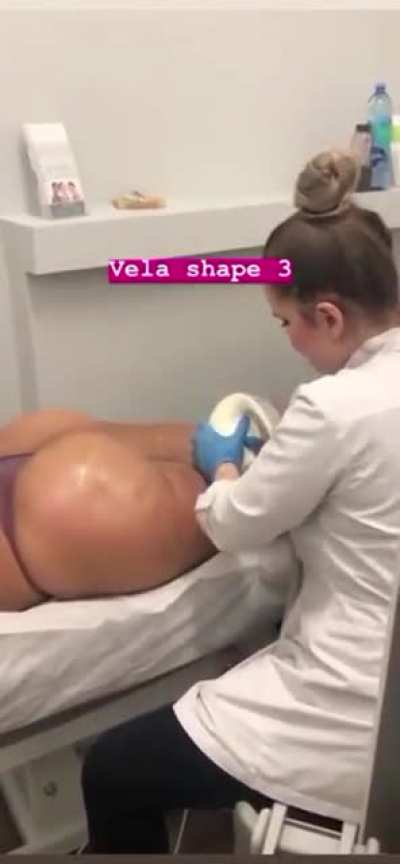 LOVE AND HIP HOP STAR TAHIRY BOOTY MASSAGE😳 (JOE BUDDEN EX)