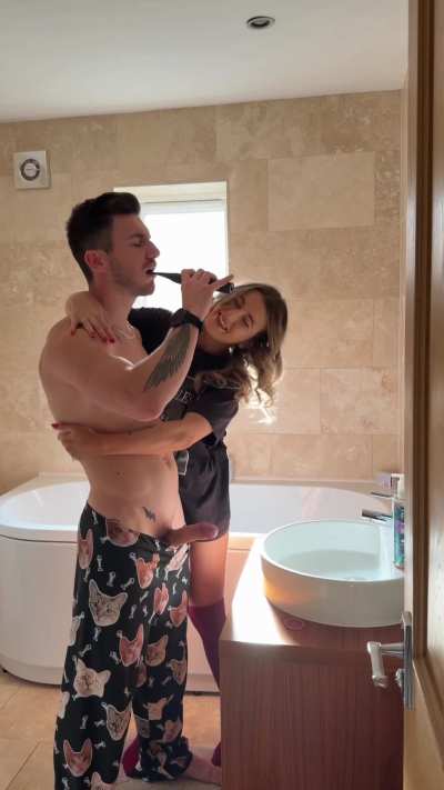 This is what living with me is like&hellip; I get horny a LOT