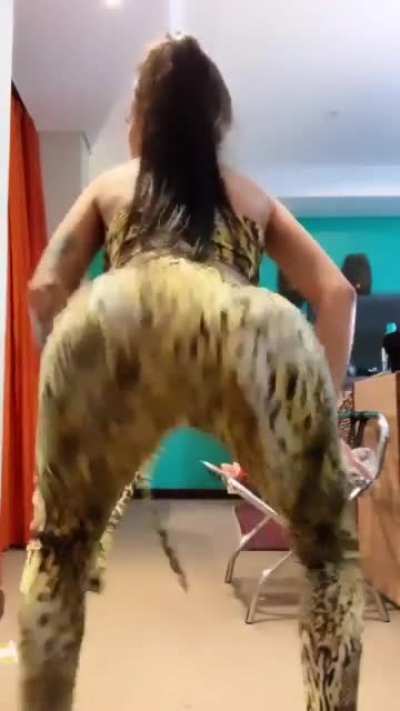 MC Mirella