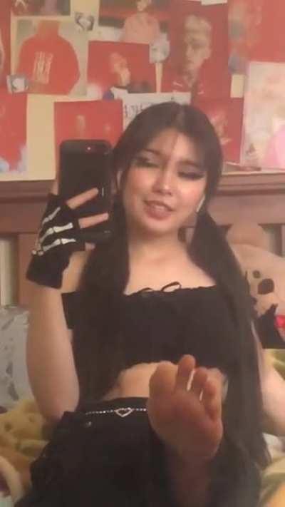 Cute asian feet her @ masturblade
