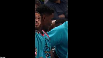 [Highlight] DeAndre Ayton in disbelief at Jokic's stamina: 