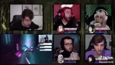 A melhor coisa do segredo j&aacute; floresta s&atilde;o os efeitos que o cellbit faz kkkkkk