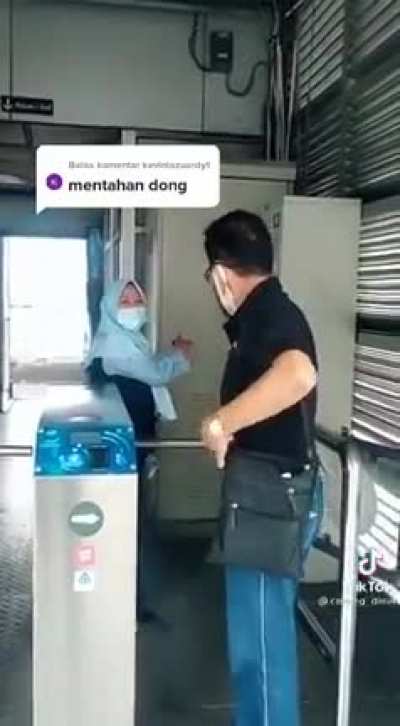 Mind your own business ❌ Provokasi &amp;amp; rekam demi kebutuhan konten ✅