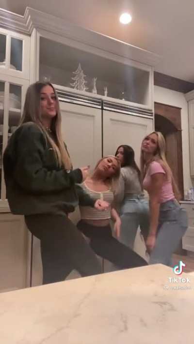 The Entire Friend Group Loves 🍫