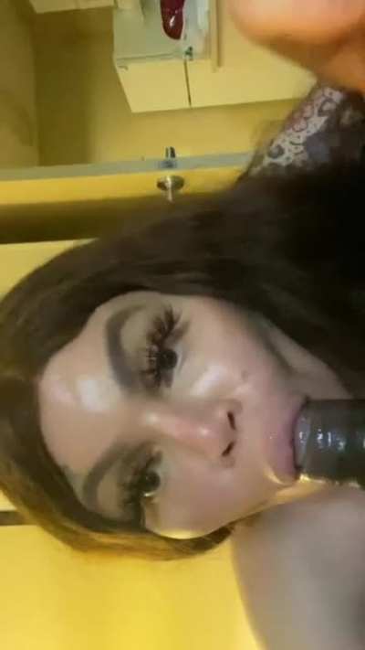 👅