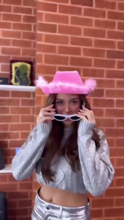 Yassi Pressman 