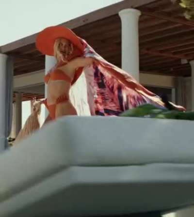 Kate Hudson in Glass Onion