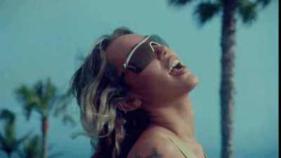 This music video made me cum sooooo hard