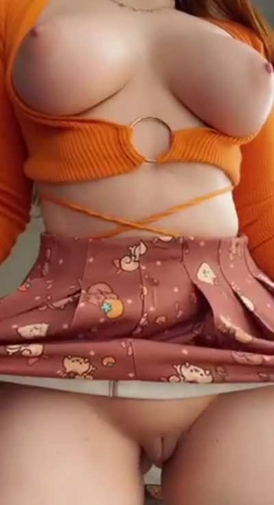 I&rsquo;ve never met a top that didn&rsquo;t make me want to bouncy my natural tits