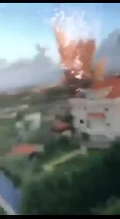 More clips of Israeli airstrikes on targets in Lebanon, residents are told to stay away from buildings used by Hezbollah [23.09.2024]