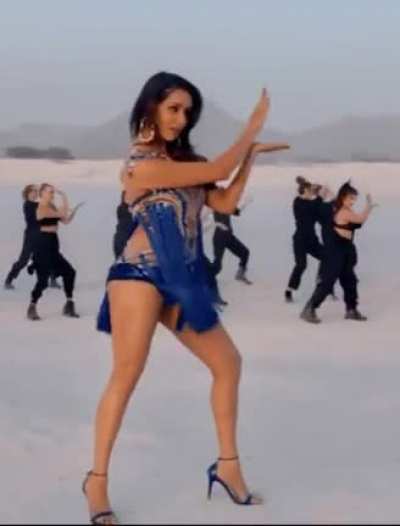 Shraddha Kapoor hot legs
