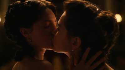 Hailee in Dickinson S2E6