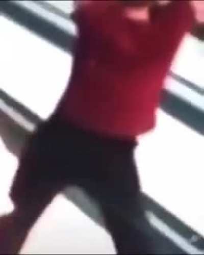 🦴:😃:😡:🏃:💨