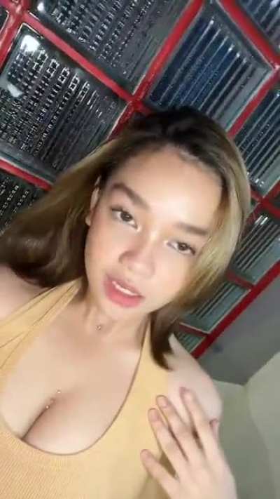 Xyriel Manabat