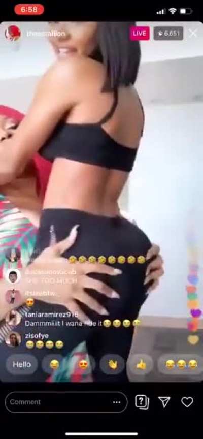Megan Thee Stallion and Jai Nice twerking, grinding on each other and playing with each other's asses. Legit one of the best ig lives ever. Full video in comments