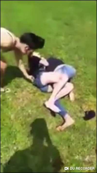 &ldquo;WHAT YOU GON DO HOE&rdquo; Girl put in a back choke while being humiliated by rival