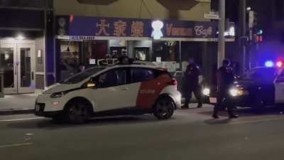 Cop pulls over driverless car
