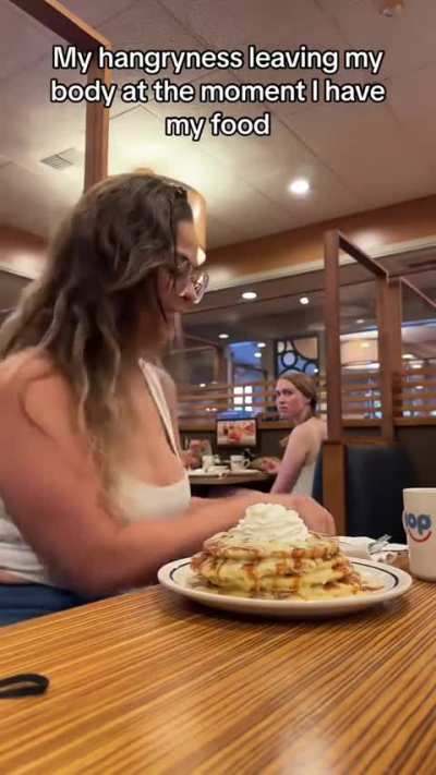 Girl in the back is this subreddits queen 
