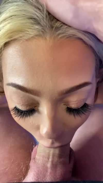 I love sucking cock ;)